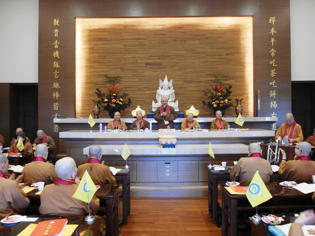 普暉理事長向全體會員致詞