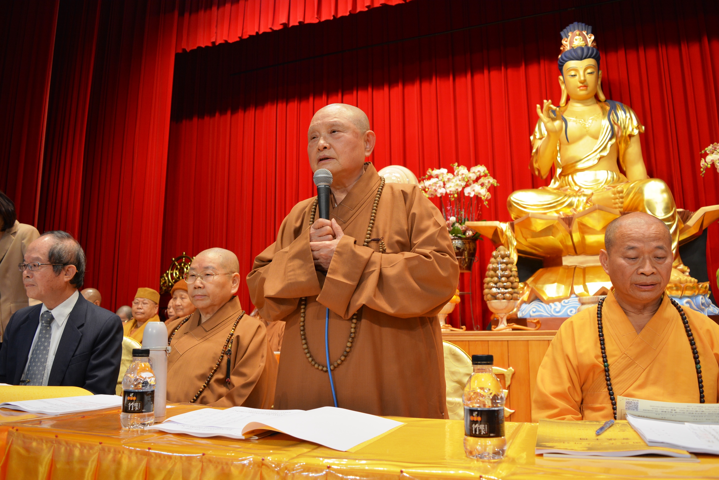 普暉理事長代表本會致詞